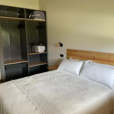 Aronces Apartament *